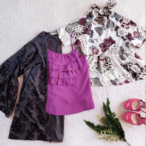 NWOT floral peplum blouse - Picture 2 of 6